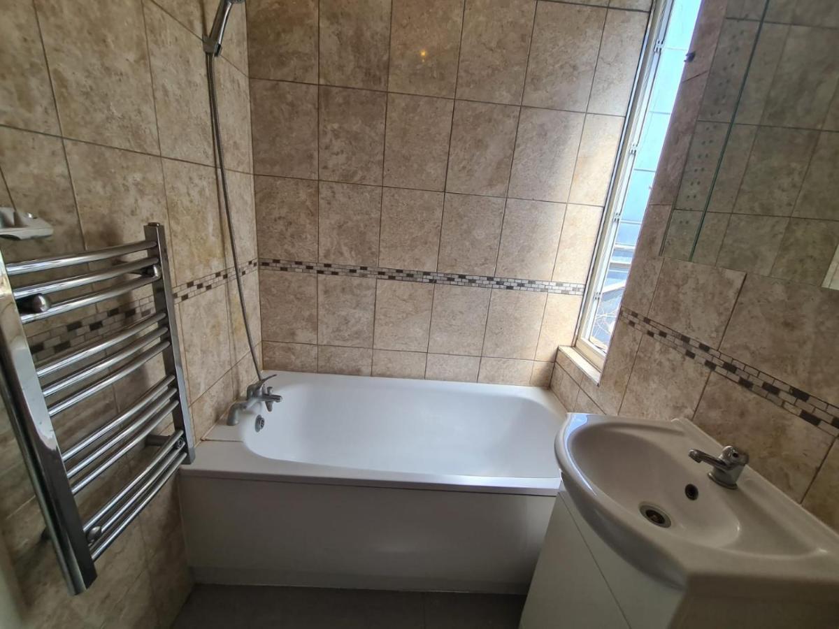 "Bright & Spacious" 3 Bedroom Flat By Kings Cross, St Pancras Station!!!!64 Londra Esterno foto