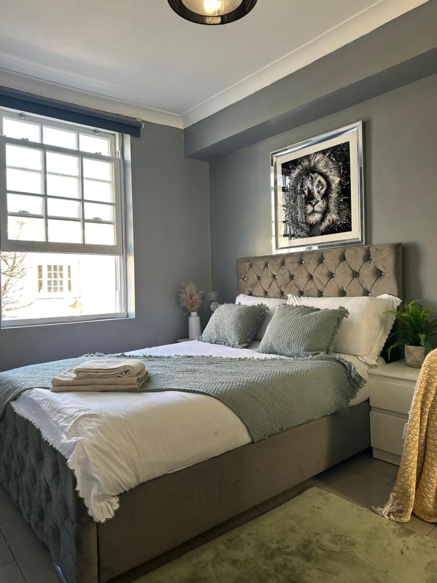"Bright & Spacious" 3 Bedroom Flat By Kings Cross, St Pancras Station!!!!64 Londra Esterno foto
