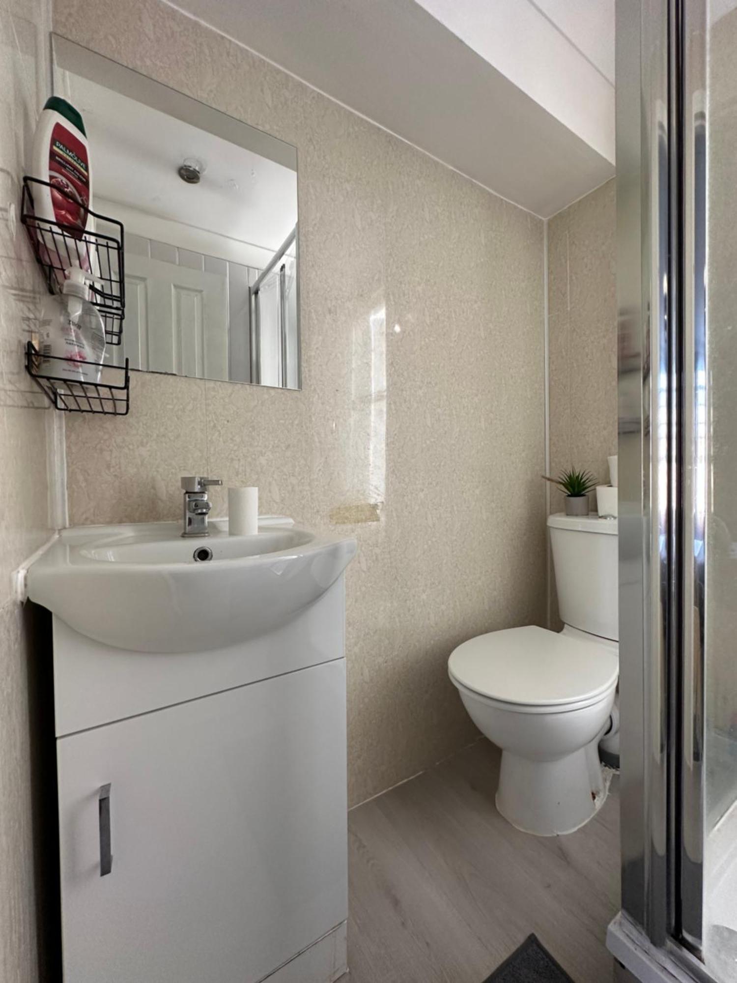 "Bright & Spacious" 3 Bedroom Flat By Kings Cross, St Pancras Station!!!!64 Londra Esterno foto
