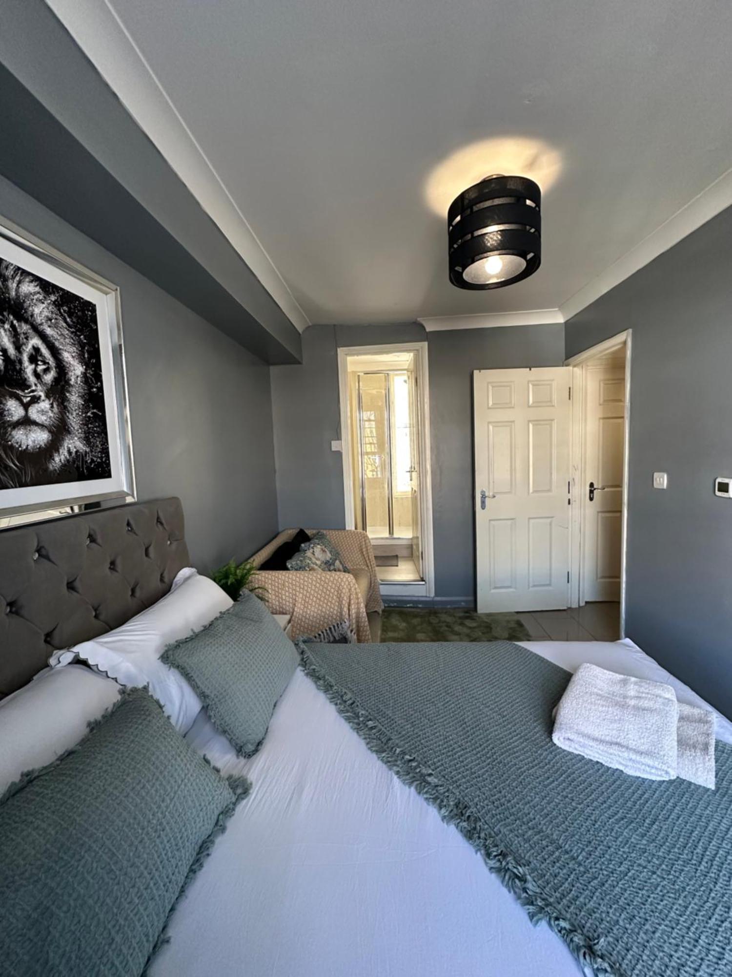 "Bright & Spacious" 3 Bedroom Flat By Kings Cross, St Pancras Station!!!!64 Londra Esterno foto