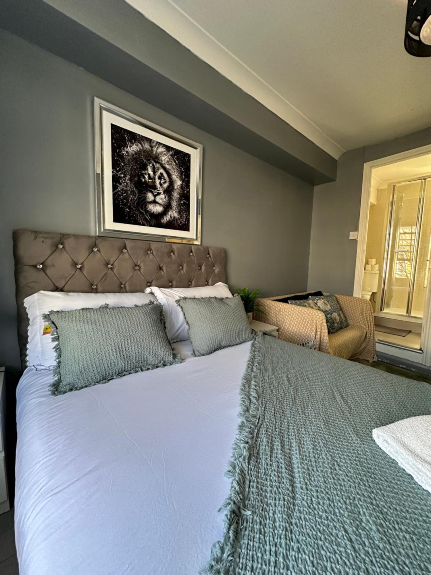 "Bright & Spacious" 3 Bedroom Flat By Kings Cross, St Pancras Station!!!!64 Londra Esterno foto